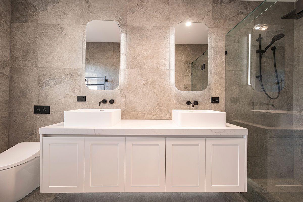 Dunedin St Maidstone — bathroom
